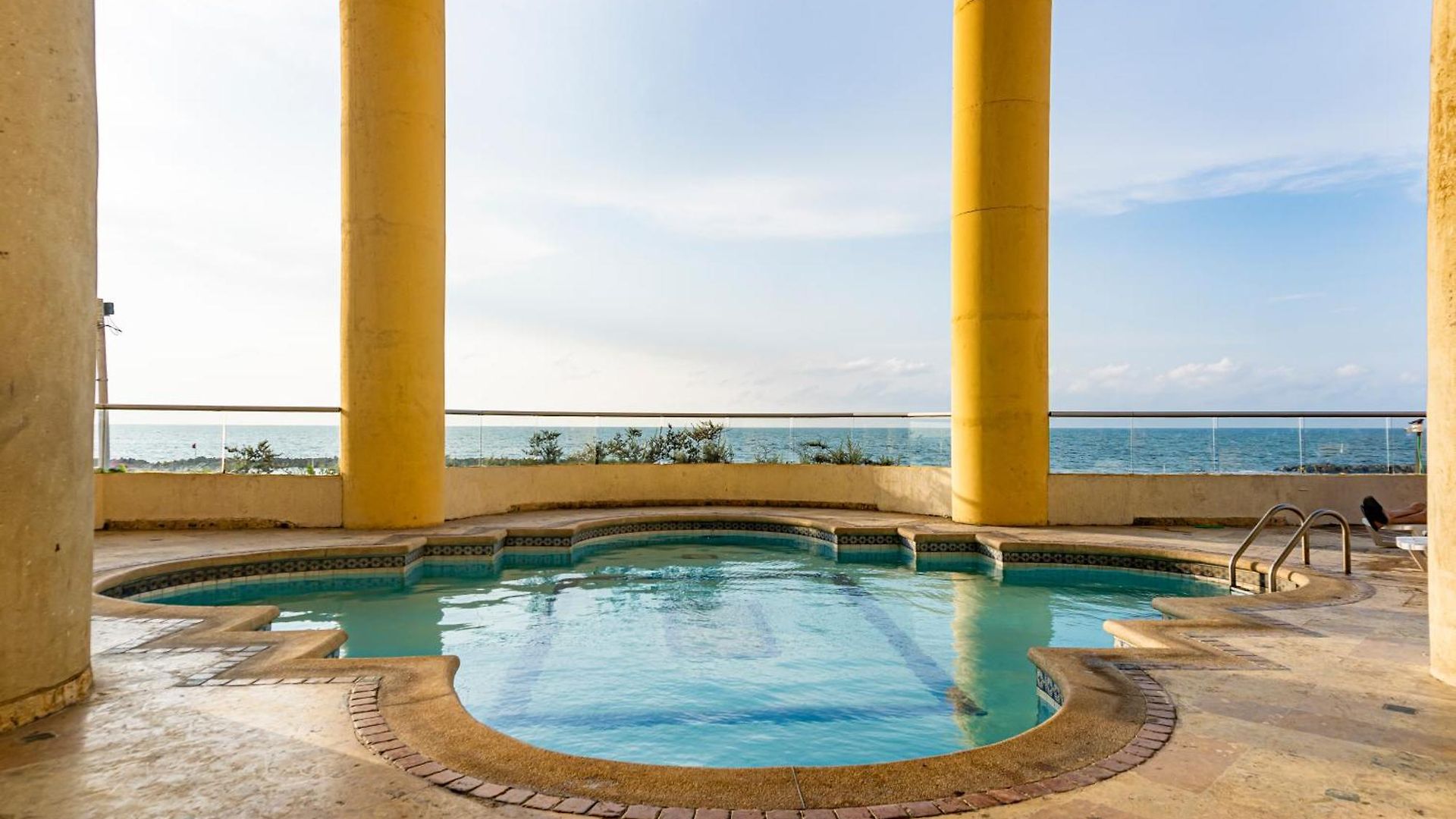 Apartamento Frente Al Mar, Vista Al Centro De