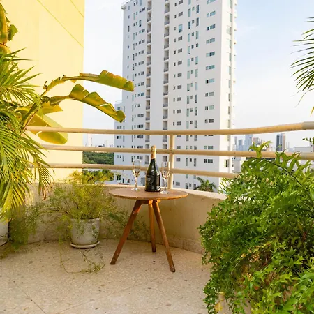 Apartamento Frente Al Mar, Vista Al Centro De Cartagena