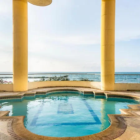Apartamento Frente Al Mar, Vista Al Centro De Cartagena