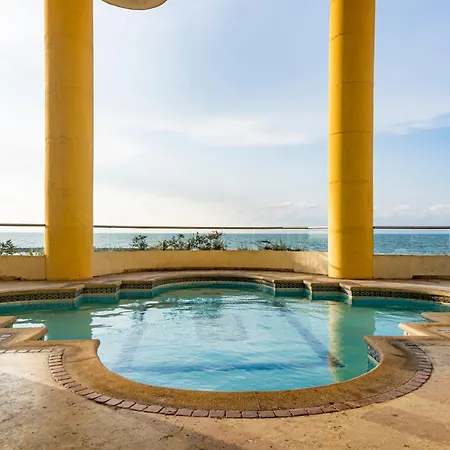 Apartamento Frente Al Mar, Vista Al Centro De
